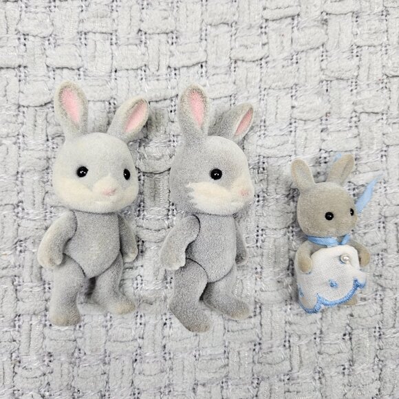 Vintage Sylvanian Families Grey Rabbit & Babblebrook & Cottontail Calico Critter - Picture 6 of 9